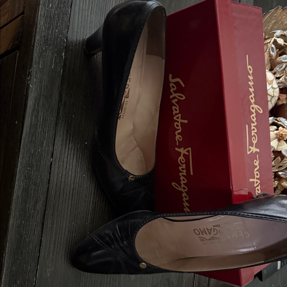 Salvatore Ferragamo Elegant Black Heels
